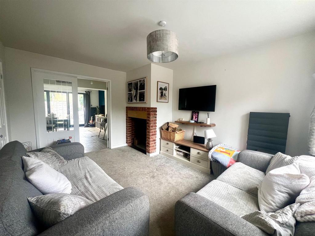 Living Room 2.jpg