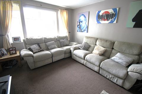 3 bedroom end of terrace house for sale, Woodbridge Road, Flixton