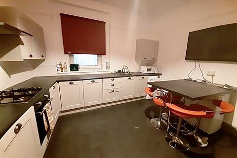 5 bedroom apartment to rent, Eaton Crescent, Swansea,