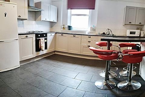 5 bedroom apartment to rent, Eaton Crescent, Swansea,