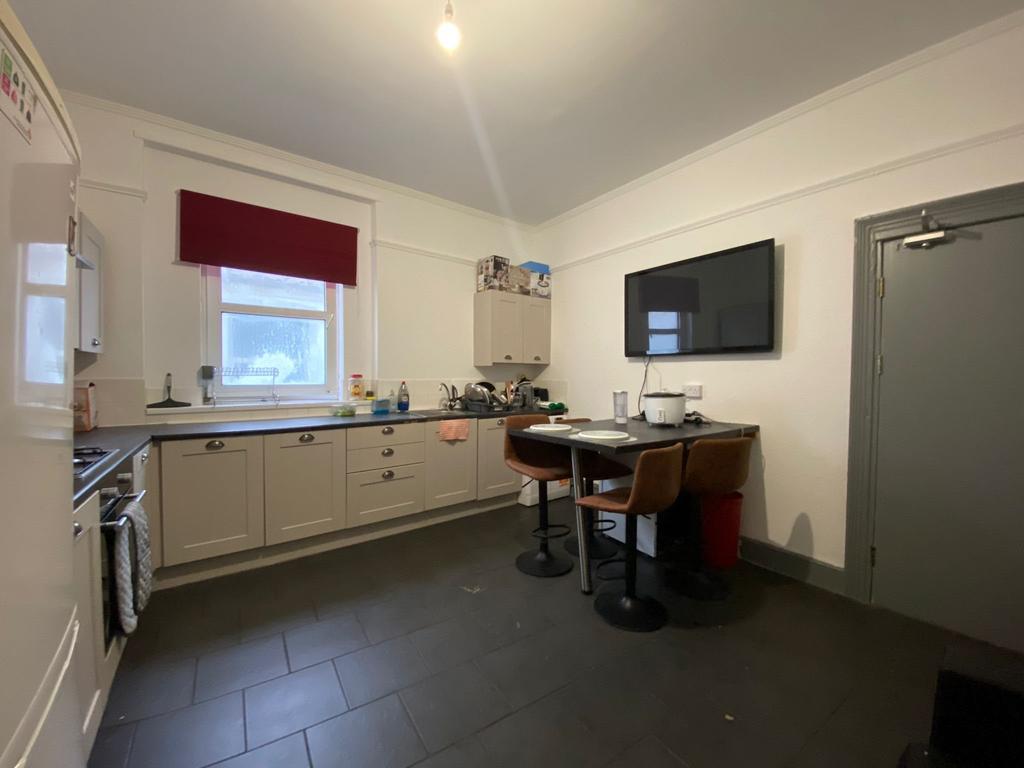 Kitchen b