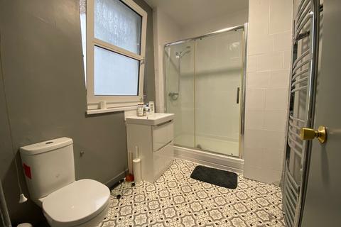 5 bedroom apartment to rent, Eaton Crescent, Uplands, Swansea