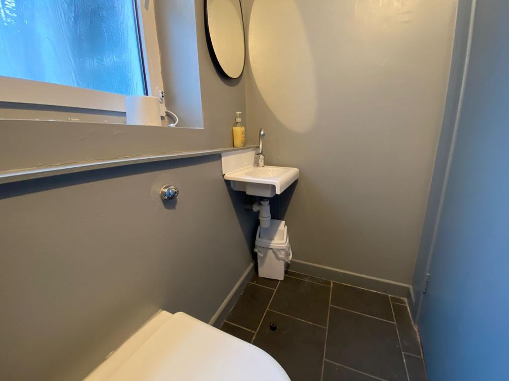 WC b