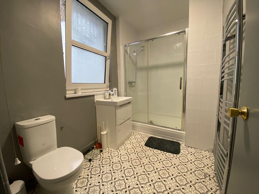 Full Shower Room