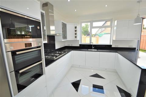5 bedroom property to rent, Fairlands Avenue, Buckhurst Hill, IG9