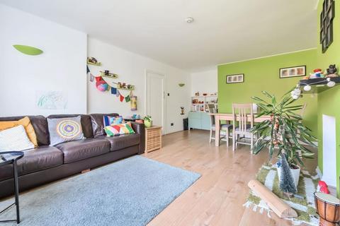 2 bedroom apartment to rent, Kendrick Road,  Reading,  RG1