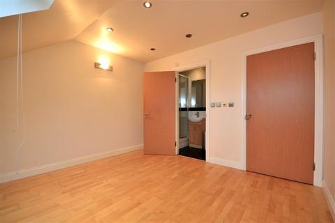 3 bedroom apartment for sale, Vincent Close, Bromley