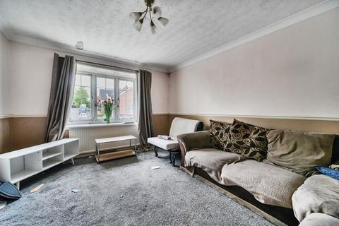 6 Chilham Close, Frimley, Camberley, GU16 9YA