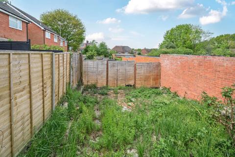 6 Chilham Close, Frimley, Camberley, GU16 9YA