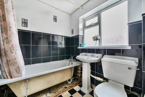6 Chilham Close, Frimley, Camberley, GU16 9YA