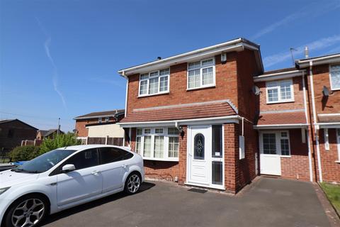 4 bedroom link detached house to rent - Tapestries Avenue, West Bromwich