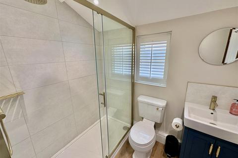 Studio to rent, Portland Street, York