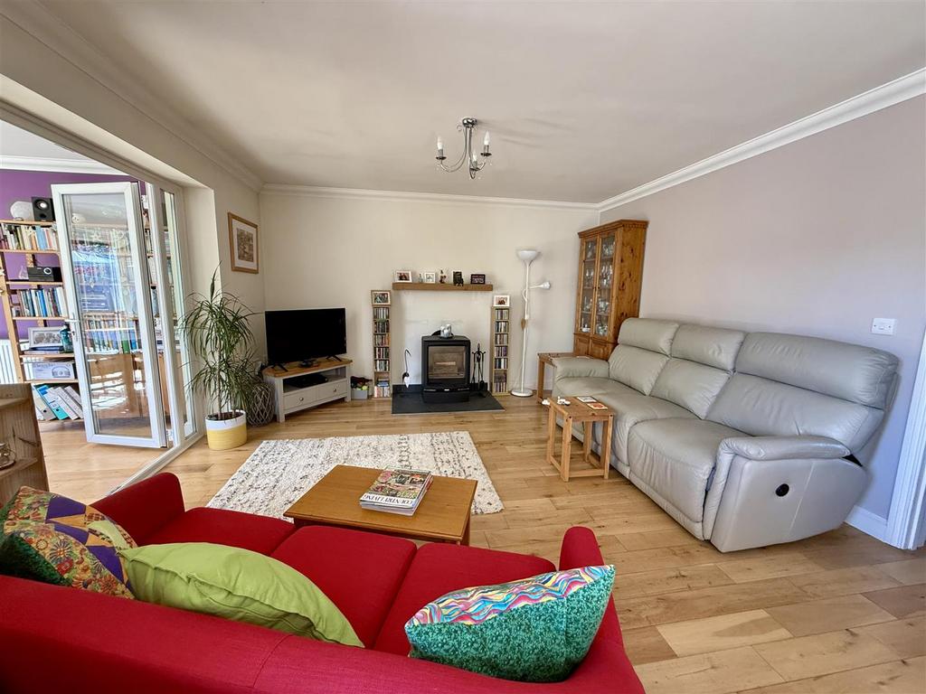 Sitting Area: