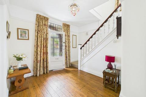 4 bedroom detached house for sale, 8 The Avenue, Driffield, YO25 5HS