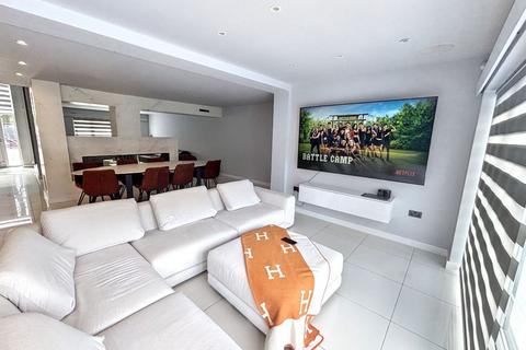 undefined, Davyhulme Road, Urmston, Manchester