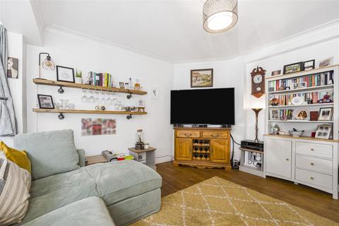 2 bedroom flat for sale, Lea Bridge Road, London E10