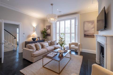1 Blenheim Road, London, NW8 0LU