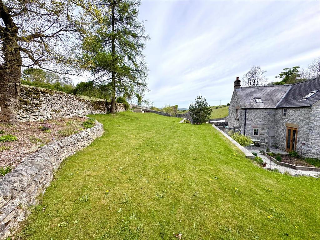 Lower Farm Sheldon lawn v.jpg