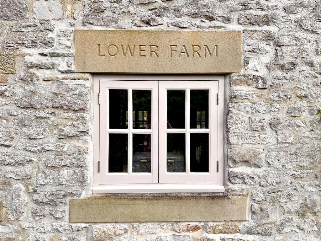 Lower Farm lintel.jpg