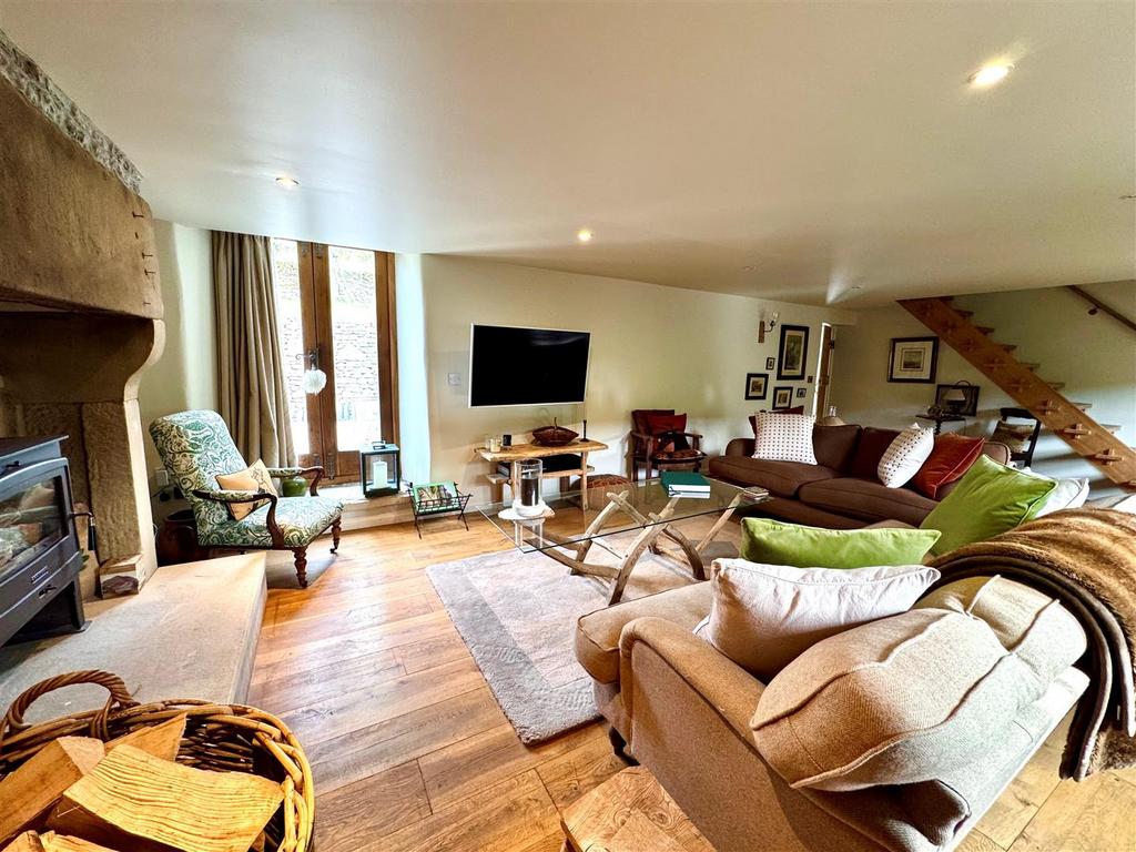 Lower Farm Sitting room v.jpg