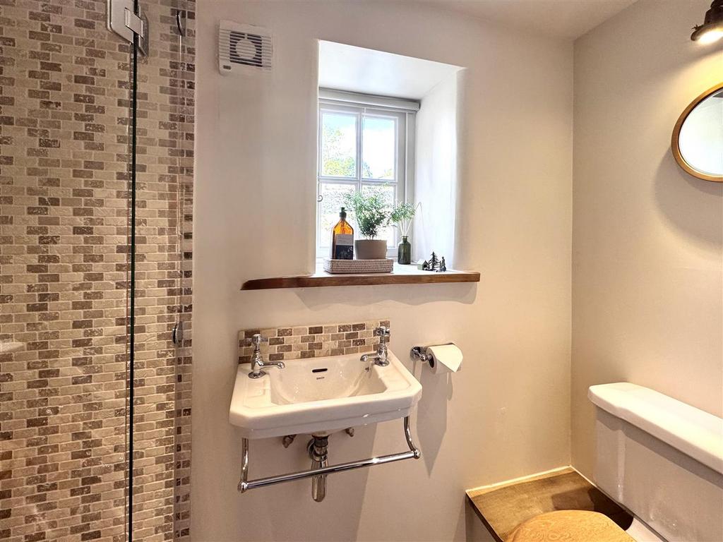 Boot room shower room.jpg