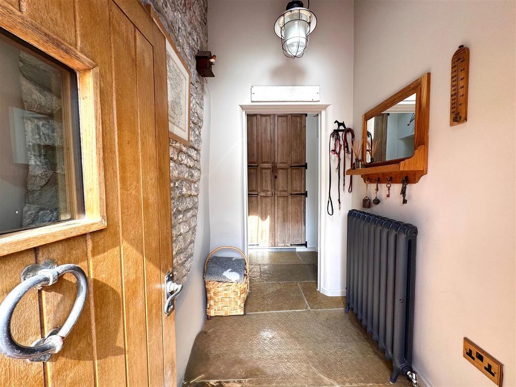 Lower Farm entrance v.jpg