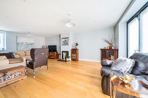 6, James Farm James Lane, Grazeley Green, Reading, RG7 1NB