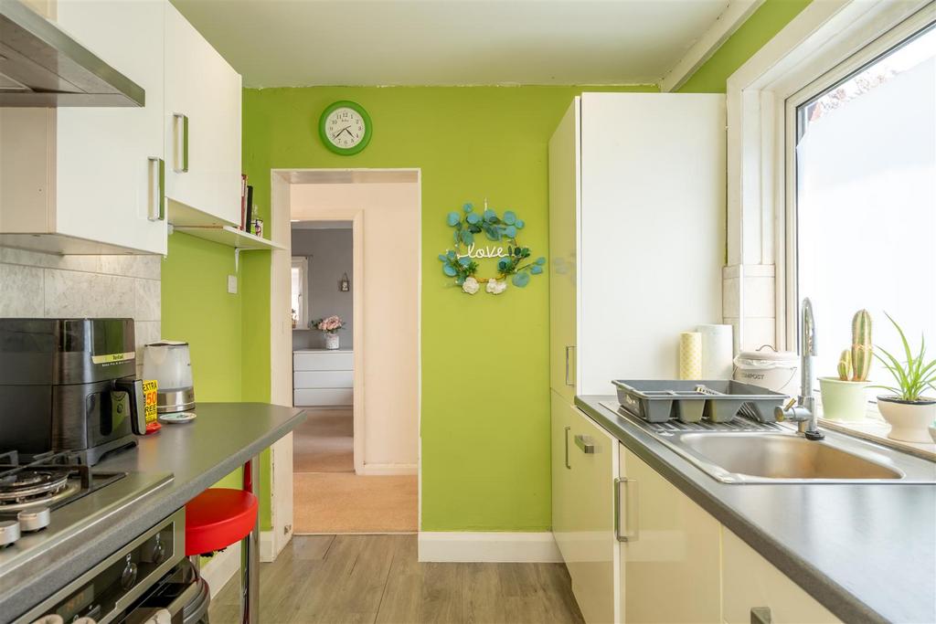 Kitchen (2).jpg