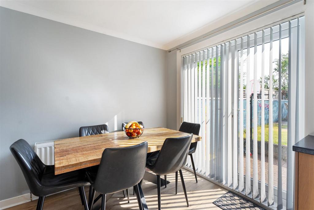 2 Selkirk Way-20.jpg