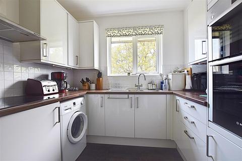 2 bedroom retirement property for sale, St. Marks Close, Bexhill-On-Sea