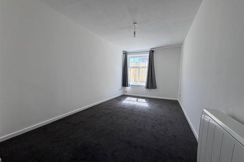 Studio to rent, St Martins Court, 20 St Martins Street, Brighton