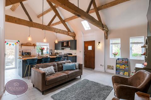 5 Hempshill Barns, Nottingham, NG6 7AA