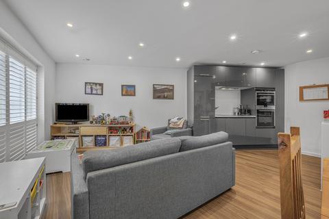 2 bedroom apartment for sale, Loxford Gardens, London, N5