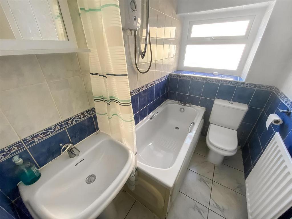 Bathroom.jpg
