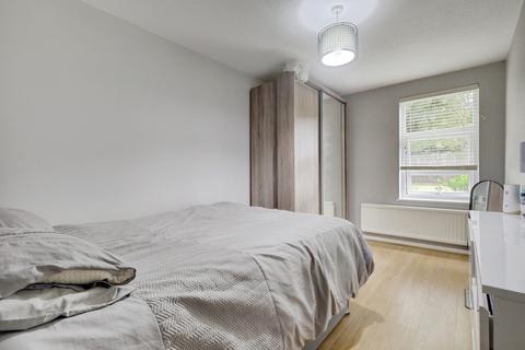 7, Cleveden House Broadlands, Benfleet, SS7 3BD