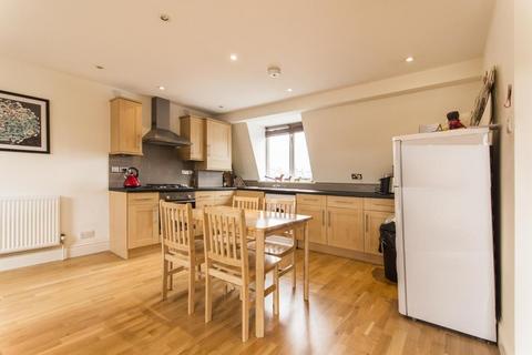 1 bedroom flat for sale, Sainfoin Road, London SW17