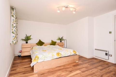 undefined, Pierhead Lock, 416 Manchester Road, Isle Of Dogs, E14