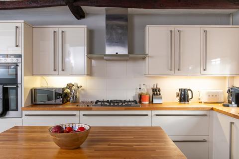 The Coach House Chestnut Square, Wellesbourne, Warwick, CV35 9QR