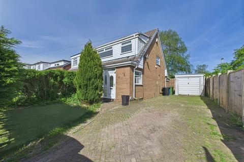 3 bedroom semi-detached house to rent, Sycamore Avenue, Manchester M29