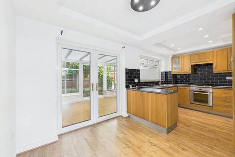 3 bedroom semi-detached house to rent, Sycamore Avenue, Manchester M29