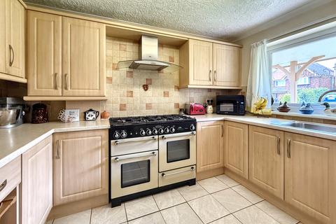 4 bedroom detached house for sale, Southsea Avenue, Minster On Sea ME12
