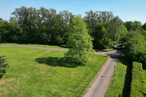 2 bedroom ground floor maisonette for sale, Highfield House Queensway, Hemel Hempstead HP2