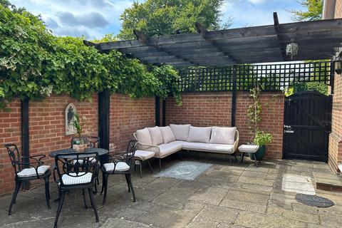7 Hinton Fields, Kings Worthy, Winchester, SO23 7QB