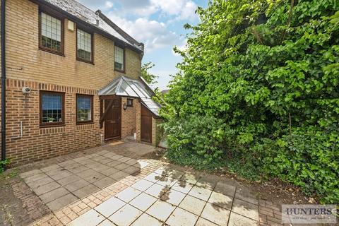 24 Dolphin Close, London, SE28 8PY