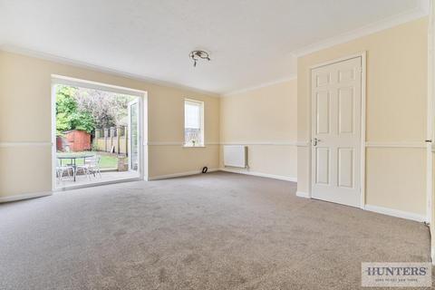 24 Dolphin Close, London, SE28 8PY