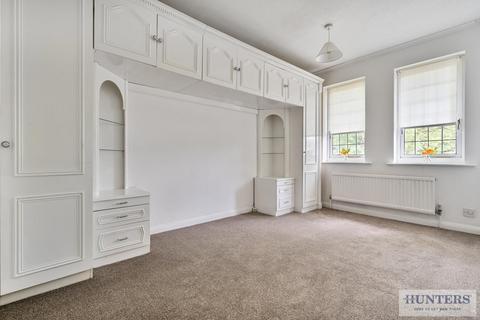24 Dolphin Close, London, SE28 8PY