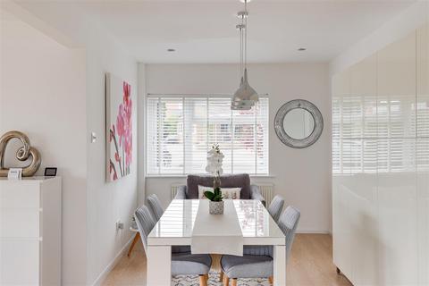 4 Briar Close, Keyworth, Nottingham, NG12 5JR