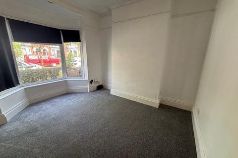 3 bedroom terraced house to rent, Ella Street, Newland Avenue, Hull, East Yorkshire, HU5