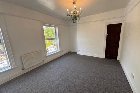3 bedroom terraced house to rent, Ella Street, Newland Avenue, Hull, East Yorkshire, HU5