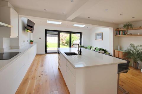 1 Brookside Way, Croydon, CR0 7RR